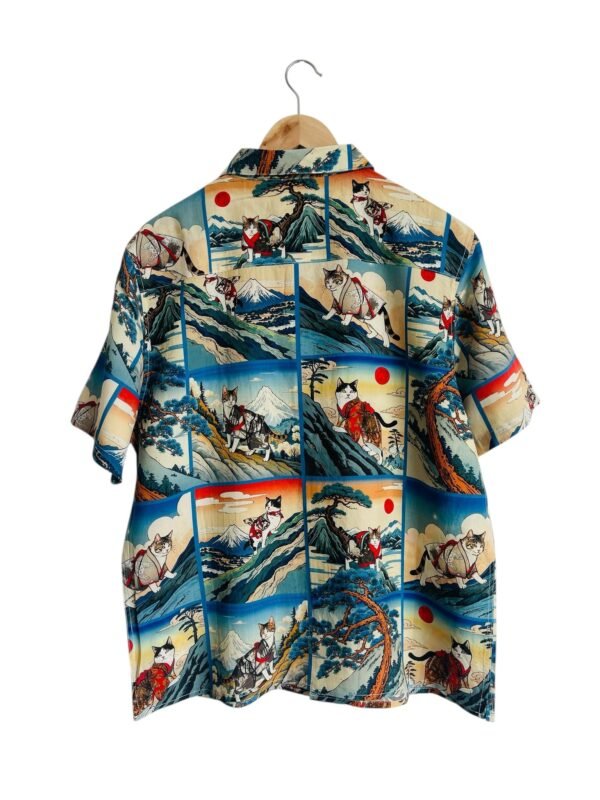 KARAKU HAWAIIAN SHIRT “KARAKU Climbing Cat Scroll” - Image 3